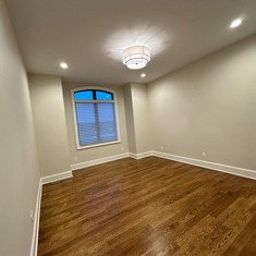 Interior Image #16